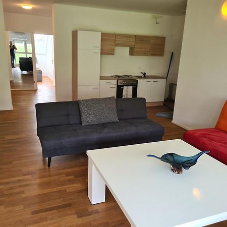 Gardenloft No4 - Enjoy Apartment Wina Bagian luar foto